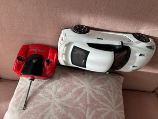 Coche teledirigido Nissan Blanco