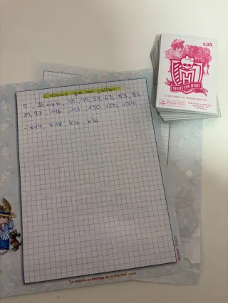 Vendo o intercambio cromos Monster High Panini