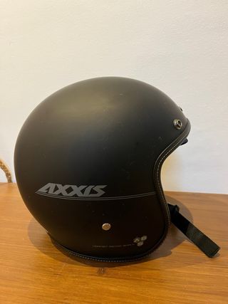 Casco Axxis