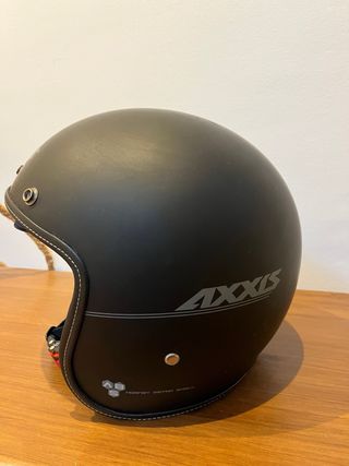 Casco Axxis