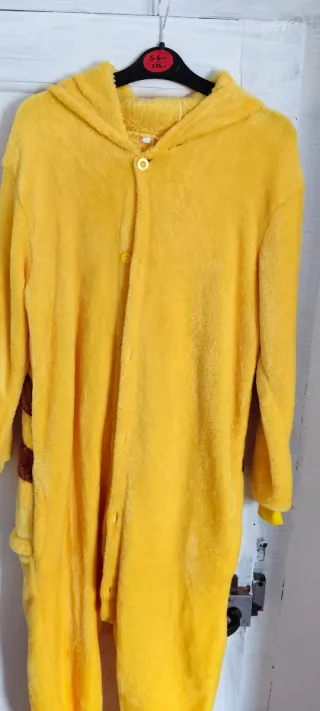 Pijama entero Pikachu talla 12-13 años