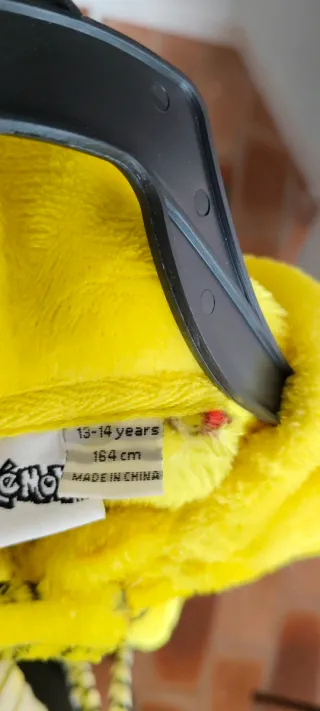 Pijama entero Pikachu talla 12-13 años