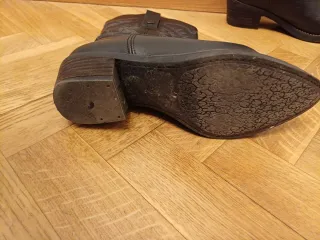 Botas camperas de piel negras