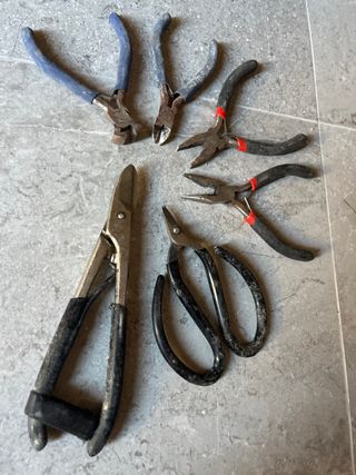 Conjunto de herramientas: alicates y cortadores