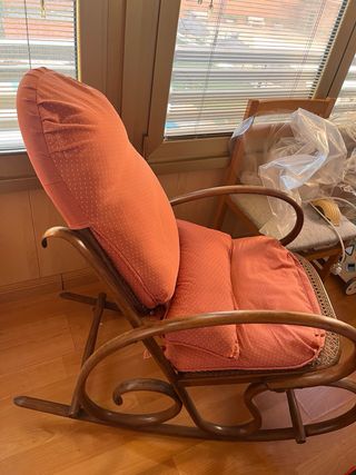 Mecedora Vintage Madera y Ratán