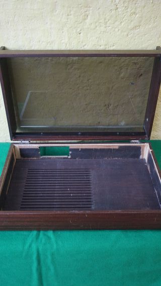 Caja para decoración y alfombrilla tocadiscos leer