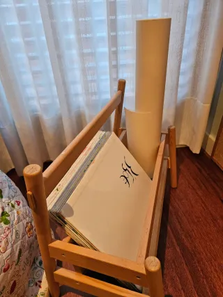 Expositor libros infantil IKEA Flisat madera