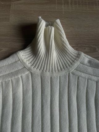 Jersey cuello alto canalé blanco