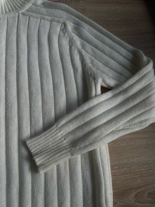 Jersey cuello alto canalé blanco