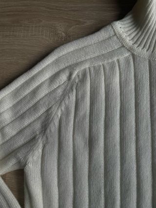 Jersey cuello alto canalé blanco