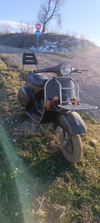 Vespa DN200 Negra