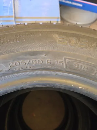 4 unidades Michelin 205/60/15/ a estrenar.