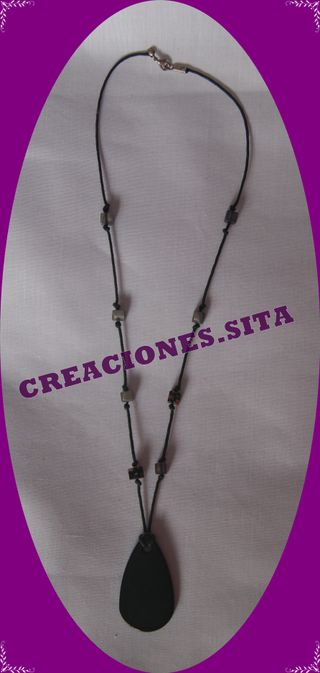 Collares de abalorios.