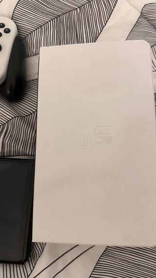 Nintendo Switch OLED Blanca y Negra