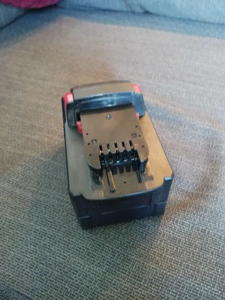 Batería Milwaukee 18V 12Ah Genérica