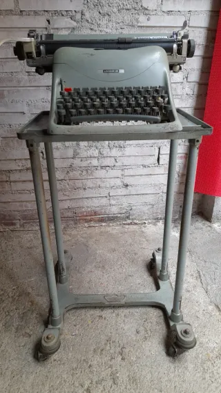 Máquina de escribir Lexicon 30
