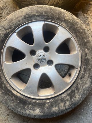 Llantas Aluminio Peugeot 15 solo tengo 2