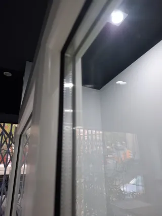 Balconera aluminio blanca