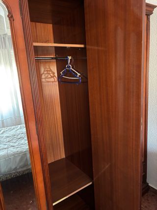 Dormitorio de matrimonio madera y cristal