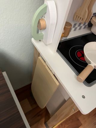 Cocina de juguete de madera con accesorios