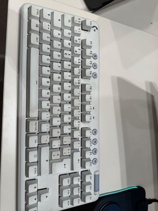 Teclado Logitech G715 Mecánico Wireless RGB