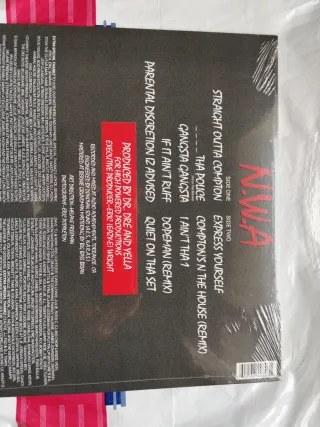 Vinilo del icónico álbum Straight Outta Compton de