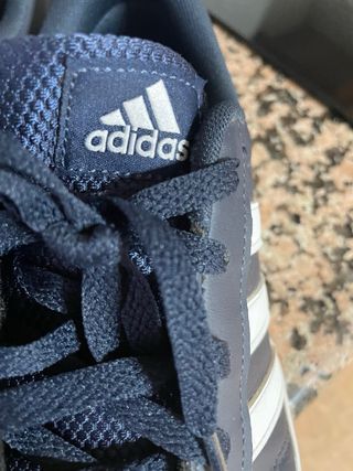 Zapatillas Adidas Azul Marino y Blanco