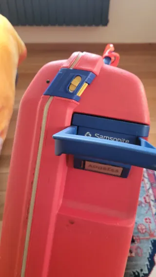 Maleta Samsonite rígida mediana