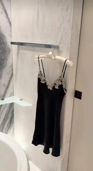 Intimo nero con pizzo