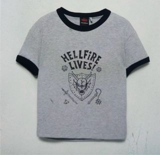 Camiseta Stranger Things Hellfire Lives Pull&Bear