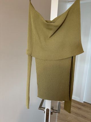 Camiseta mujer hombros descubiertos verde