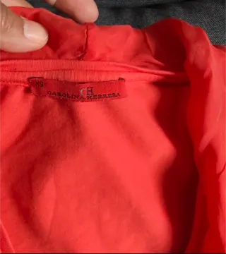 Camiseta CH Talla XS coral Manga Corta