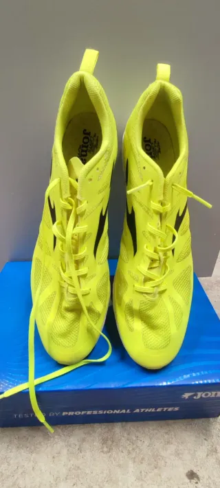 Zapatillas atletismo Joma amarillas