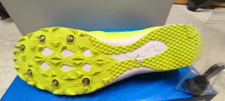 Zapatillas atletismo Joma amarillas