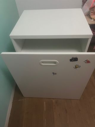 Bahúl Ikea blanco con ruedas