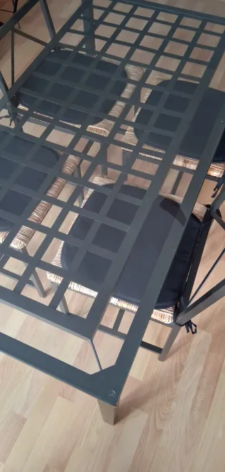 Mesa de comedor y sillas