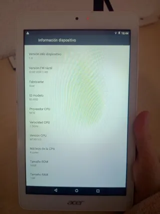 Tablet Acer Iconia One con pantalla de 8 pulgadas.