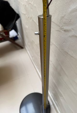 Lámpara de pie metálica diseño curvo con 3 brazos