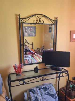 Vitrina de forja con cristal