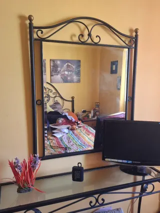 Vitrina de forja con cristal