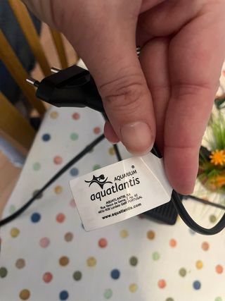 Acuario Aqualantis 15L con decoración