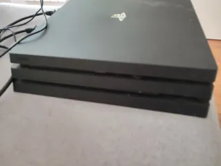 PS4 Pro 1TB CUH-7116B Negra + mando