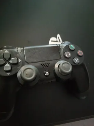 PS4 Pro 1TB CUH-7116B Negra + mando