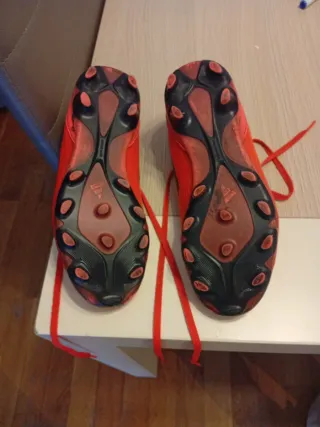 Botas fútbol Adidas T.36 césped artificial