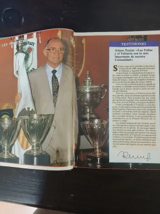 Libro de historia del C.F VALENCIA