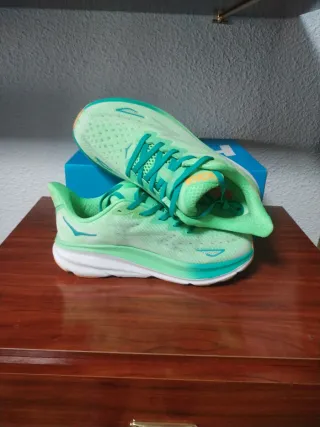 Hoka W Clifton 9 Verdes talla 39 1/3