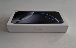 Caja iPhone 16 Pro Max