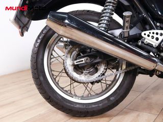 TRIUMPH THRUXTON 900