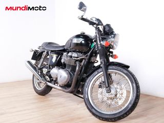 TRIUMPH THRUXTON 900