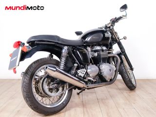 TRIUMPH THRUXTON 900